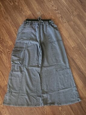 easel Women's Wide-Leg Cargo Pants in Mineral Dark Mocha